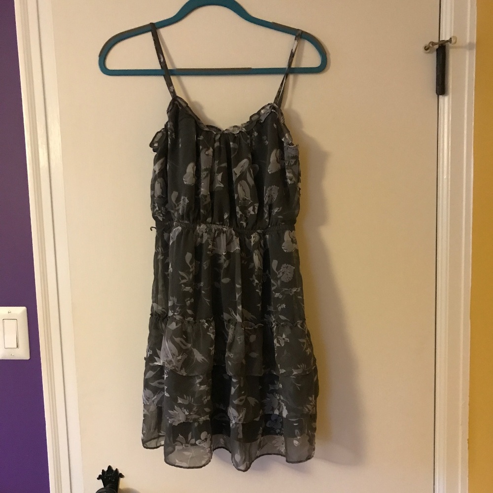 American Eagle Gray Floral Ruffle Dress